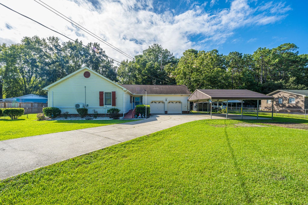 Photo of 112 King Street, Summerville, SC 29483 (MLS # 26025337)