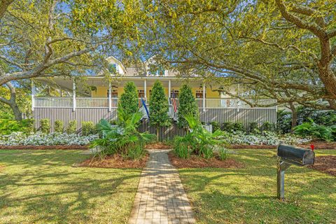 Photo of 2629 Goldbug Avenue, Sullivans Island, SC 29482 (MLS # 25026418)
