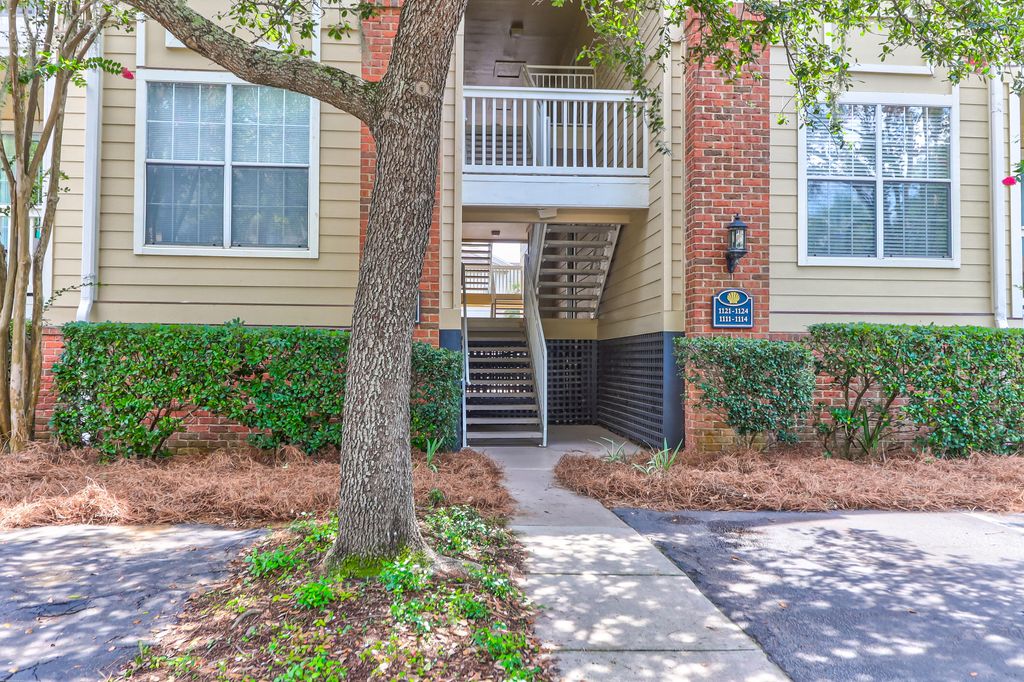 Photo of 1600 Long Grove Drive #Unit 1112, Mount Pleasant, SC 29464 (MLS # 26009315)