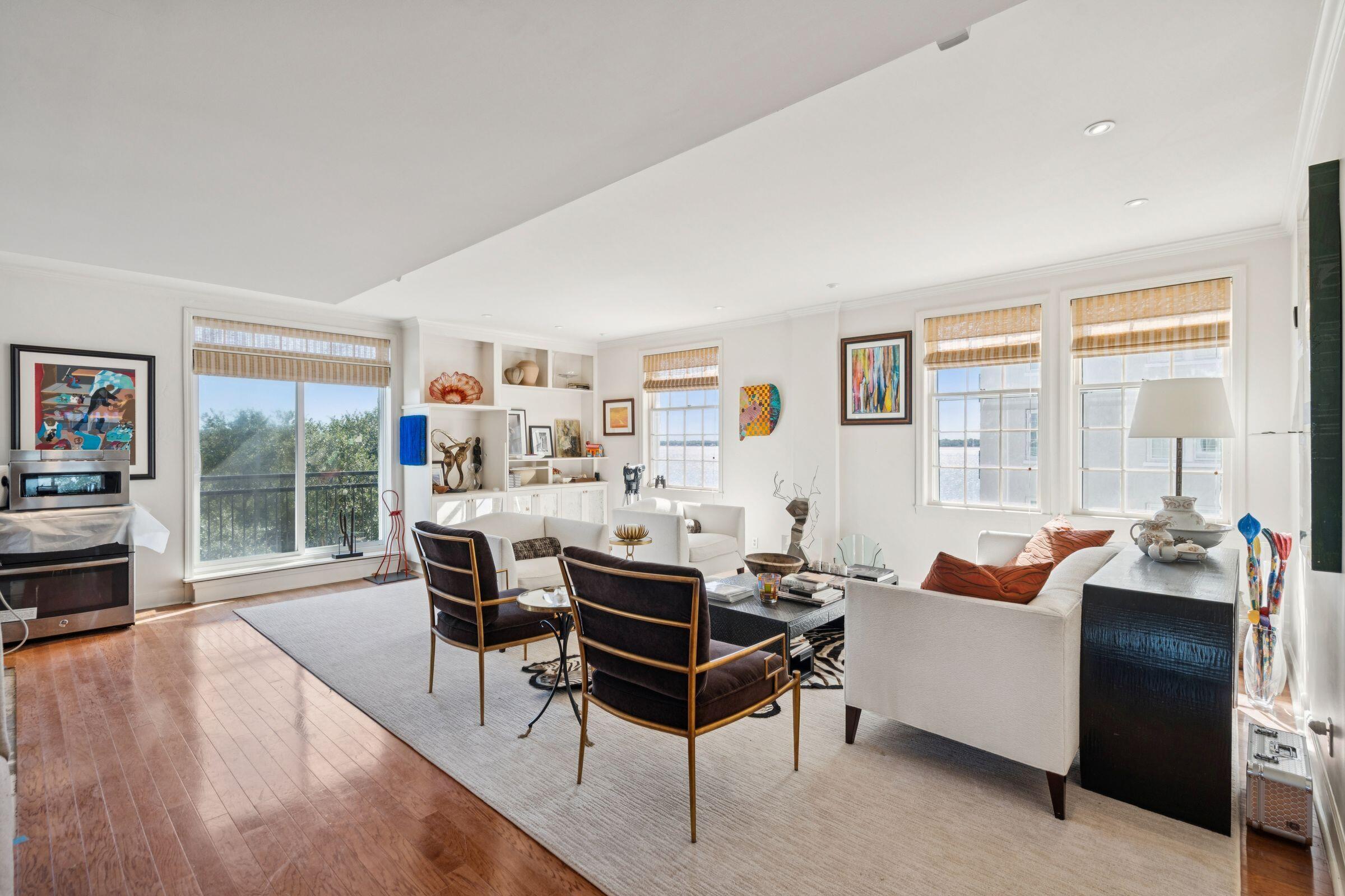 1 King Street 409/410