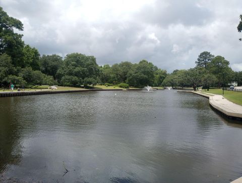 A home in North Charleston