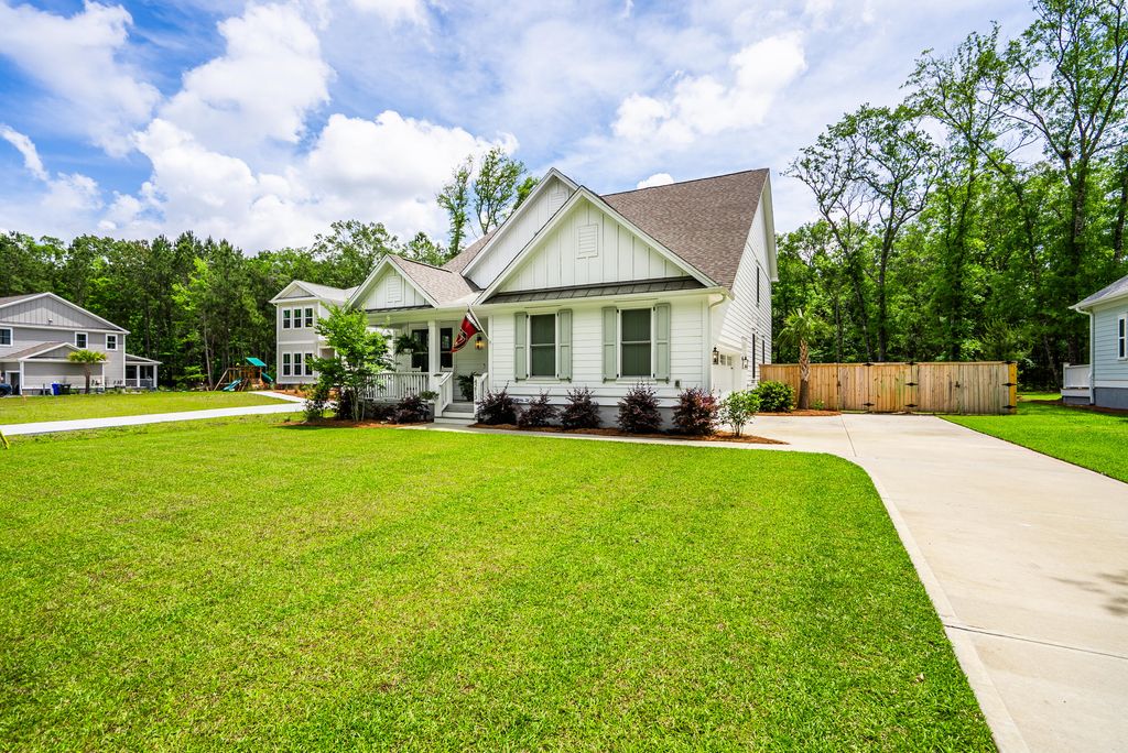 Photo of 4213 Royal Harbor Road, Hollywood, SC 29449 (MLS # 25029853)