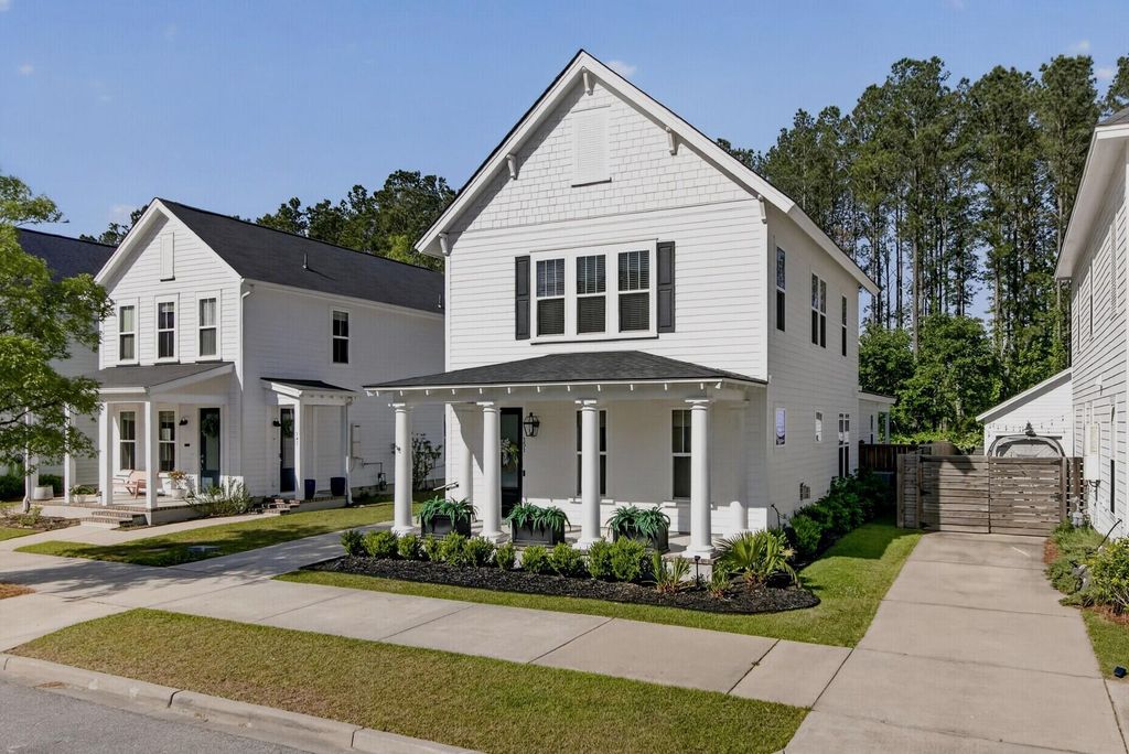Photo of 151 Dark Hollow Way, Summerville, SC 29485 (MLS # 26011481)