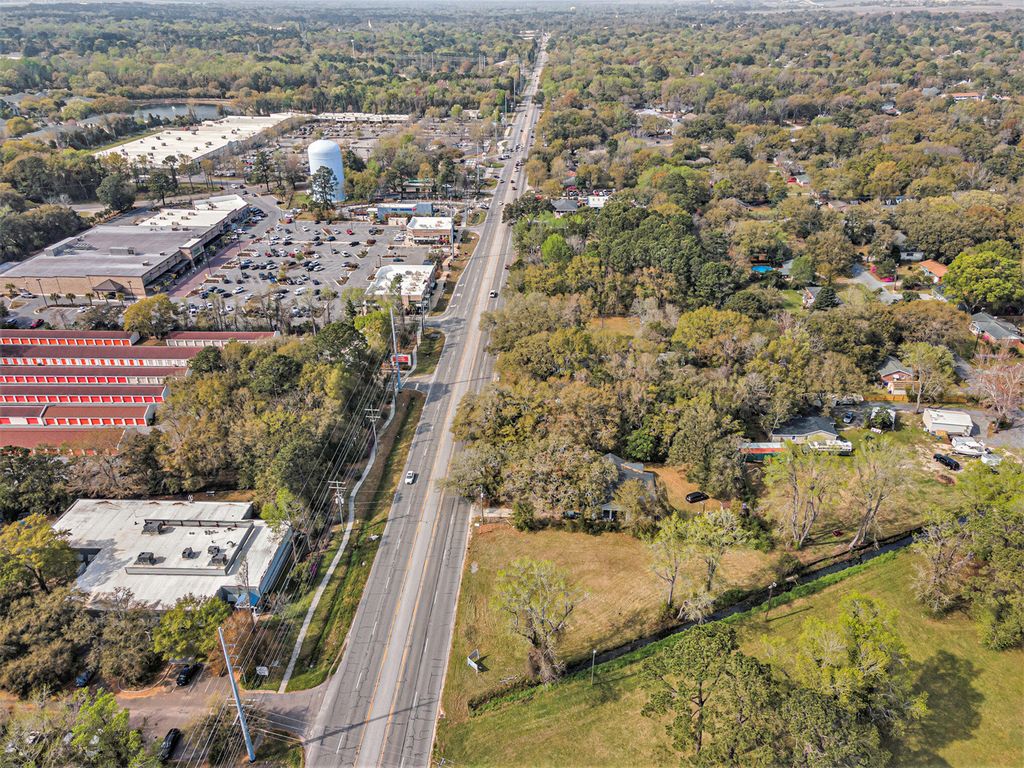 Photo of 1444 Folly Road, Charleston, SC 29412 (MLS # 25030910)