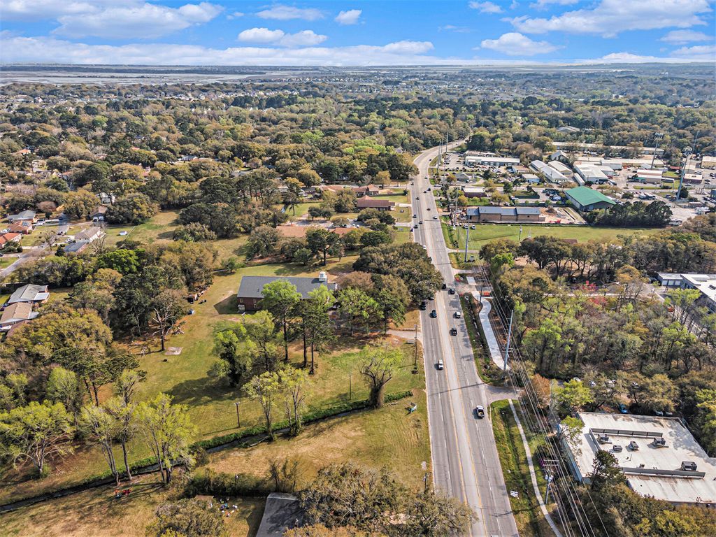 Photo of 1444 Folly Road, Charleston, SC 29412 (MLS # 25030910)