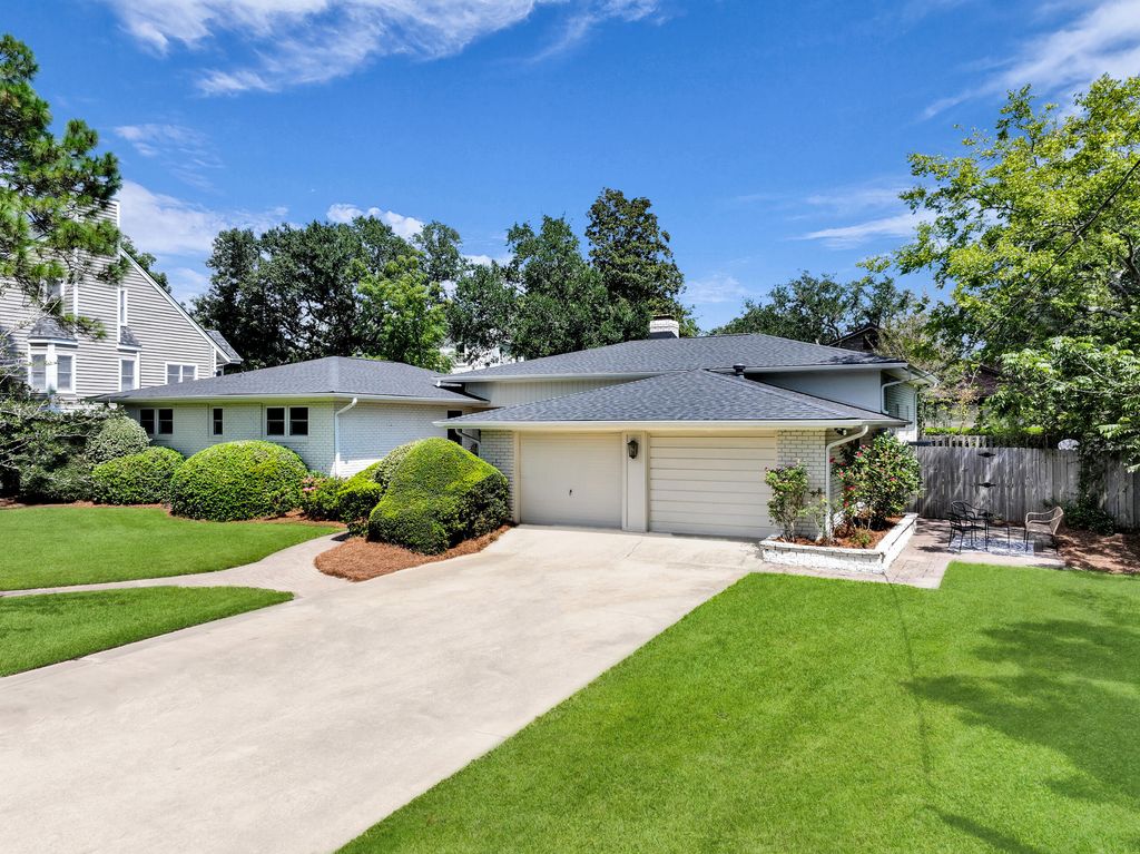 Photo of 26 Rebellion Road, Charleston, SC 29407 (MLS # 25024511)