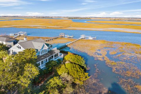 Photo of 3206 Jasper Boulevard, Sullivans Island, SC 29482 (MLS # 25032925)