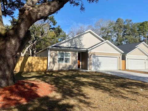 A home in North Charleston