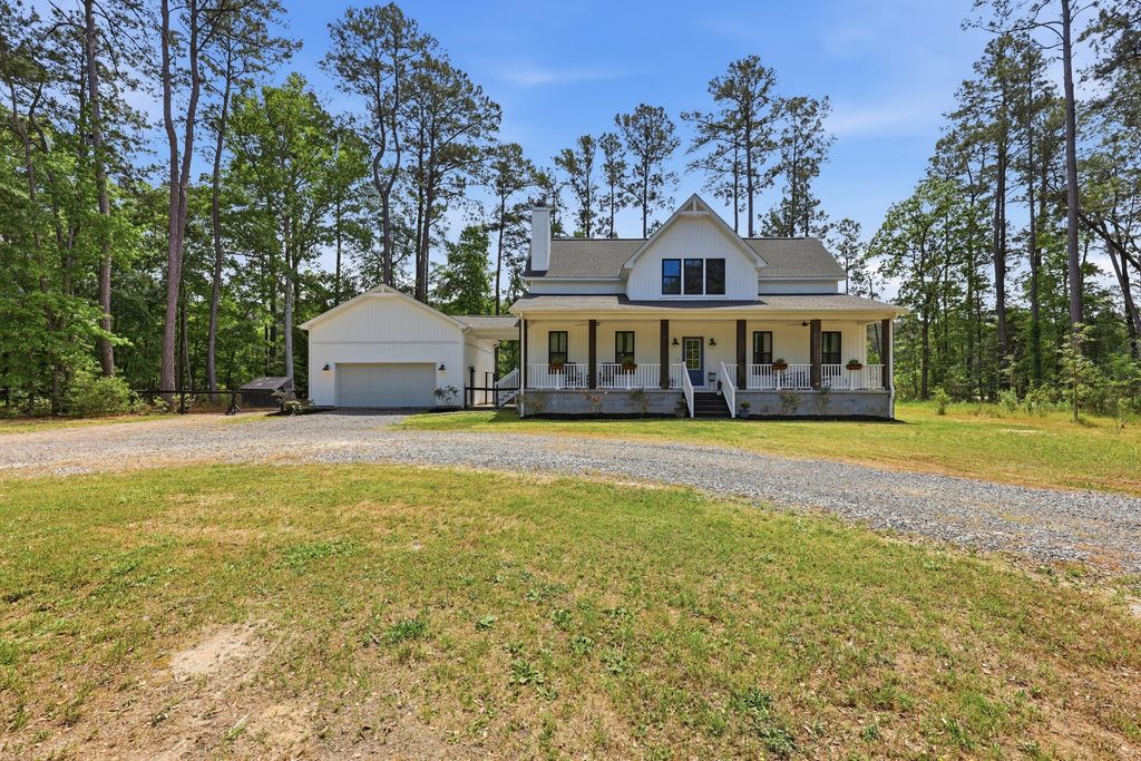 Photo of 102 Ashley River Drive, Summerville, SC 29485 (MLS # 26011757)
