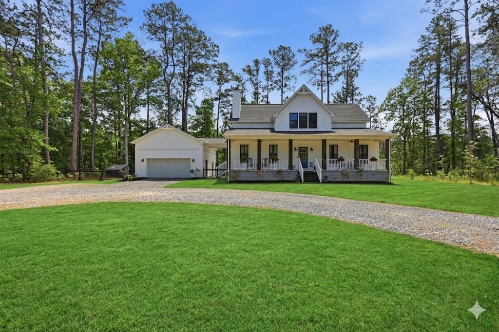 Photo of 102 Ashley River Drive, Summerville, SC 29485 (MLS # 26011757)