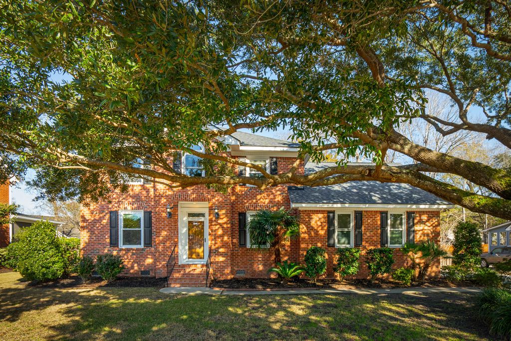 Photo of 1337 Hidden Lakes Drive, Mount Pleasant, SC 29464 (MLS # 26000512)