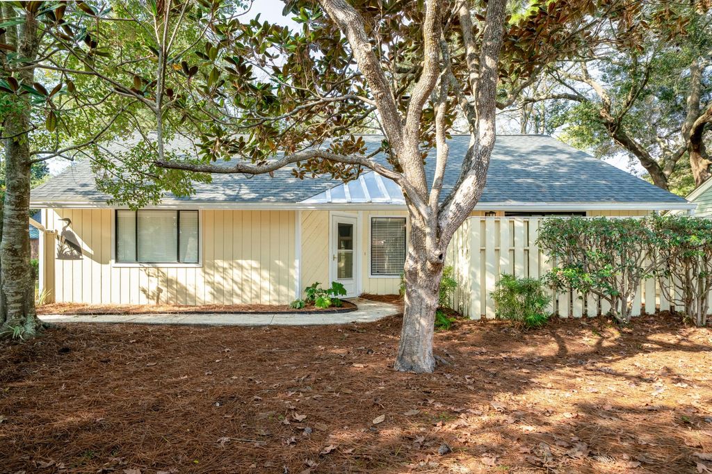 Photo of 1116 Daffodil Lane, Mount Pleasant, SC 29464 (MLS # 26000124)