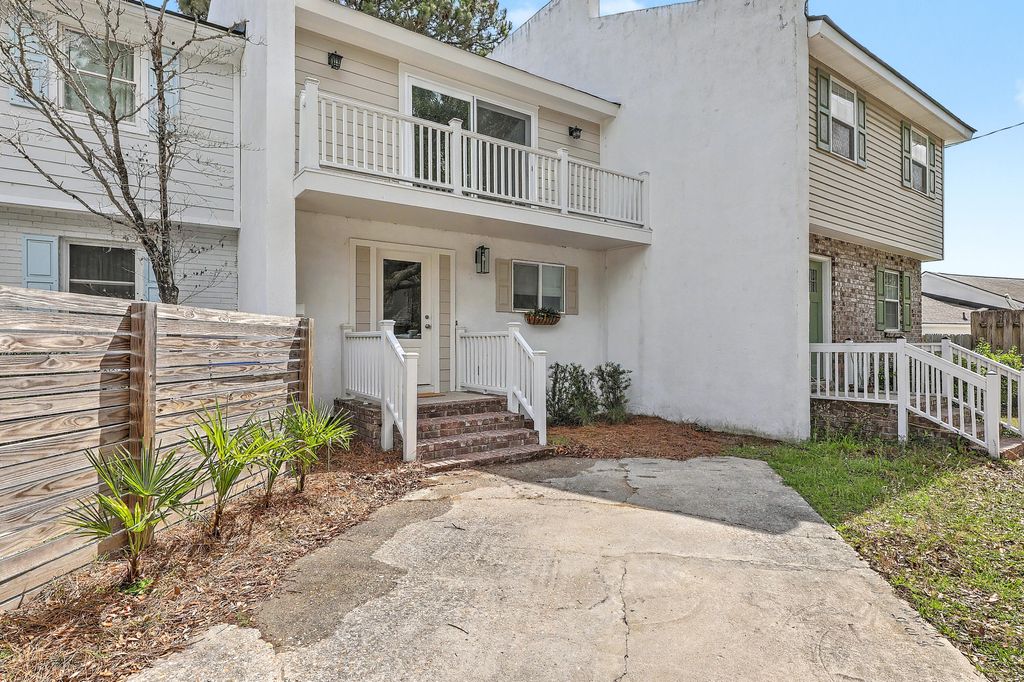 Photo of 958 Myrtle Court, Mount Pleasant, SC 29464 (MLS # 26013790)