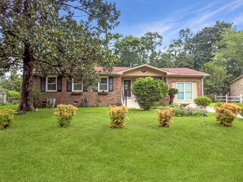 Photo of 103 Wren Court, Summerville, SC 29485 (MLS # 26022705)