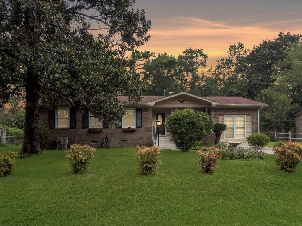 Photo of 103 Wren Court, Summerville, SC 29485 (MLS # 26022705)