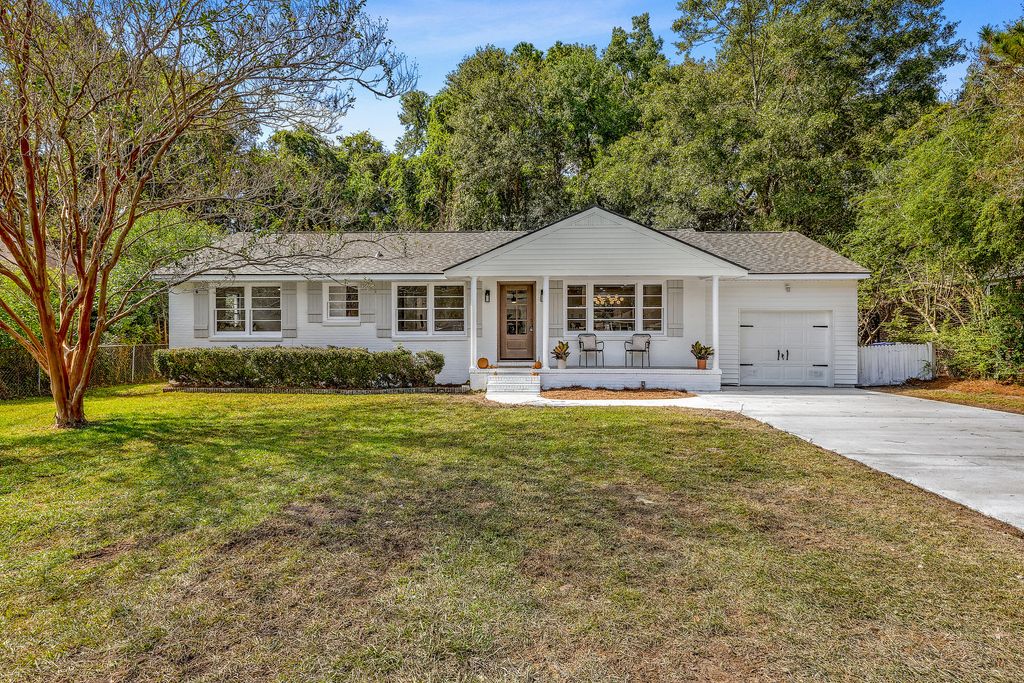 Photo of 301 Culver Avenue, Charleston, SC 29407 (MLS # 25028393)