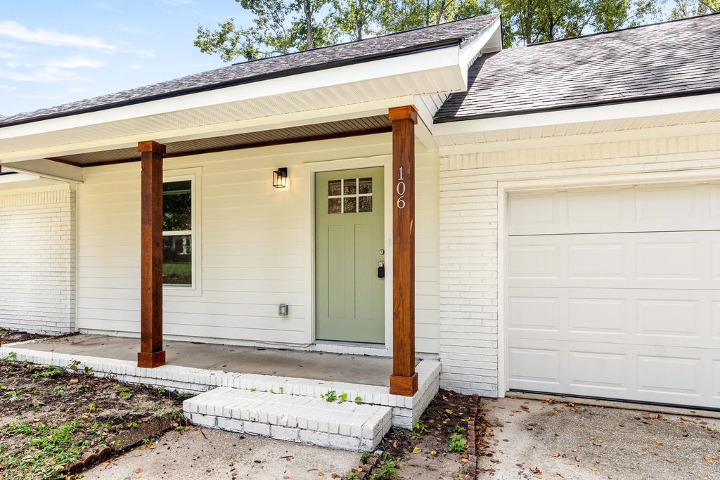 Photo of 106 Glebe Road, Summerville, SC 29485 (MLS # 26002780)