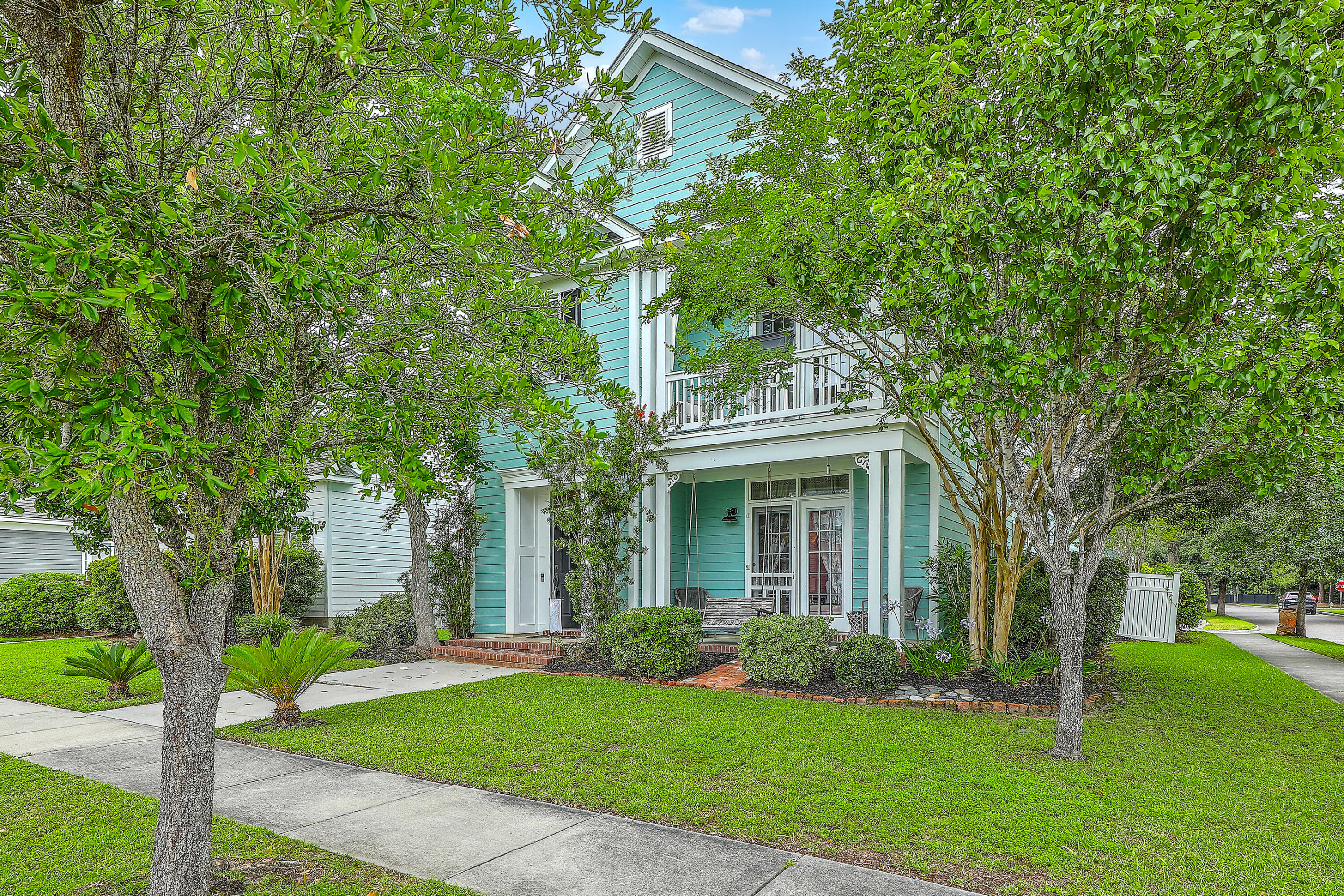 300 Foxglove Avenue