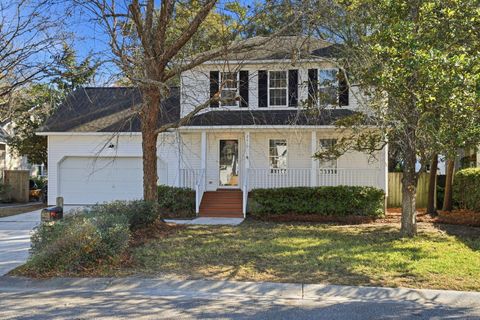 Photo of 2015 Country Manor Drive, Mount Pleasant, SC 29466 (MLS # 25033169)
