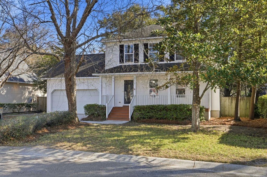 Photo of 2015 Country Manor Drive, Mount Pleasant, SC 29466 (MLS # 25033169)