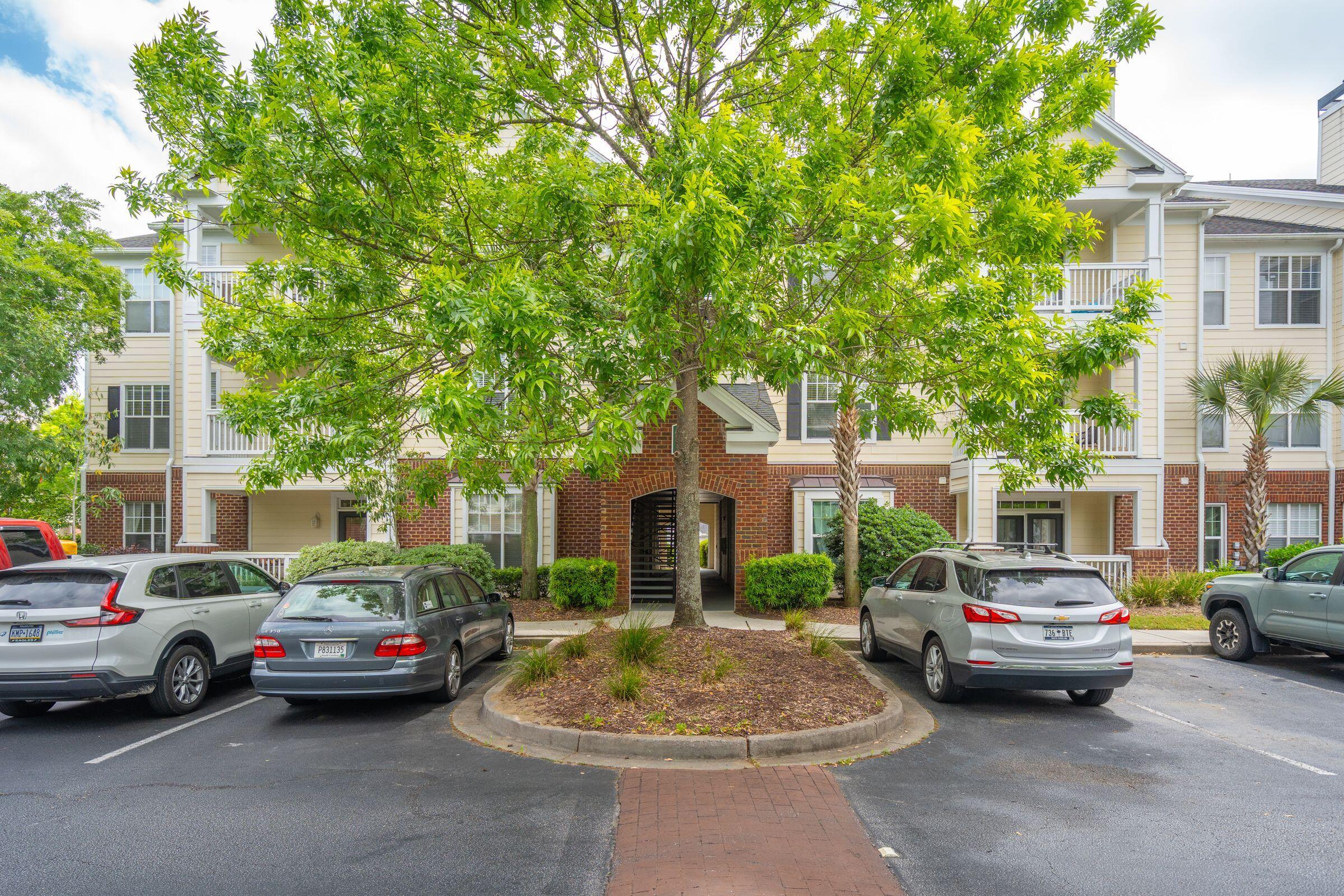 45 Sycamore Avenue 811