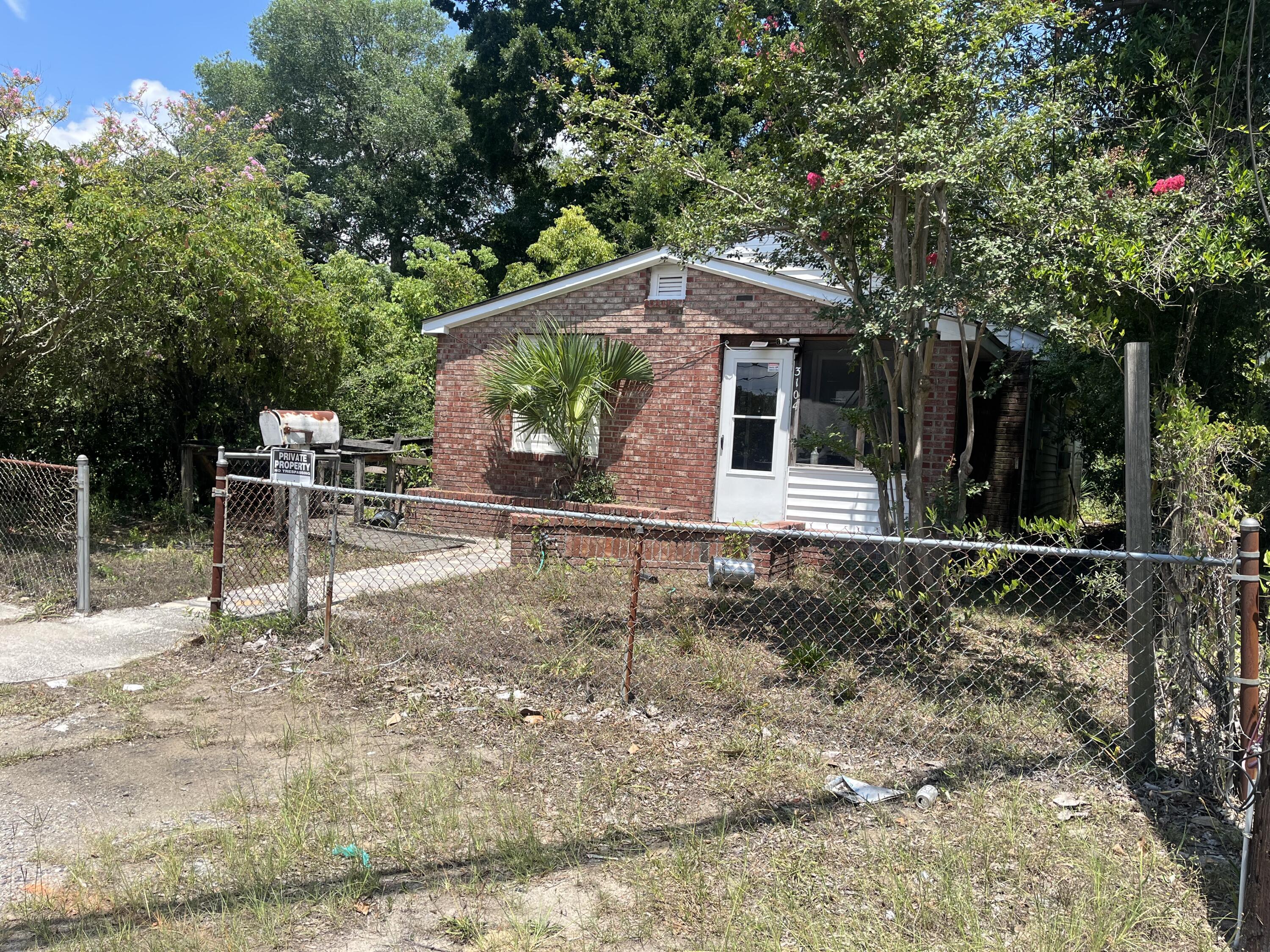 3104 Accabee Road