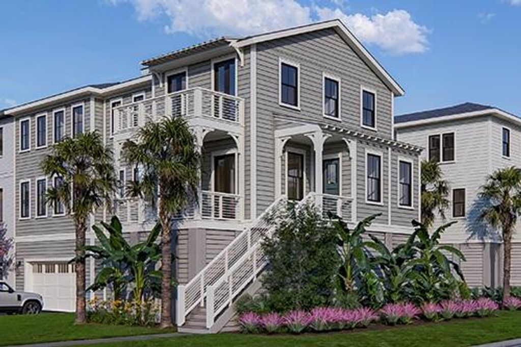 Photo of 305 Queens Court Court #2, Mount Pleasant, SC 29464 (MLS # 25025228)
