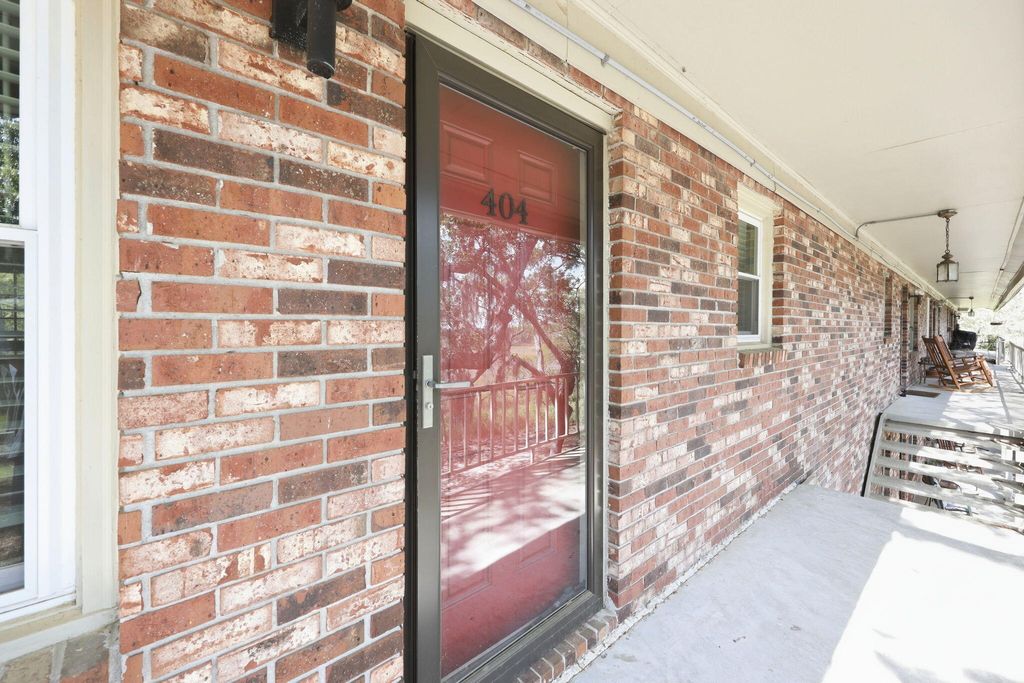 Photo of 404 Saint Charles Court, Charleston, SC 29407 (MLS # 26014856)