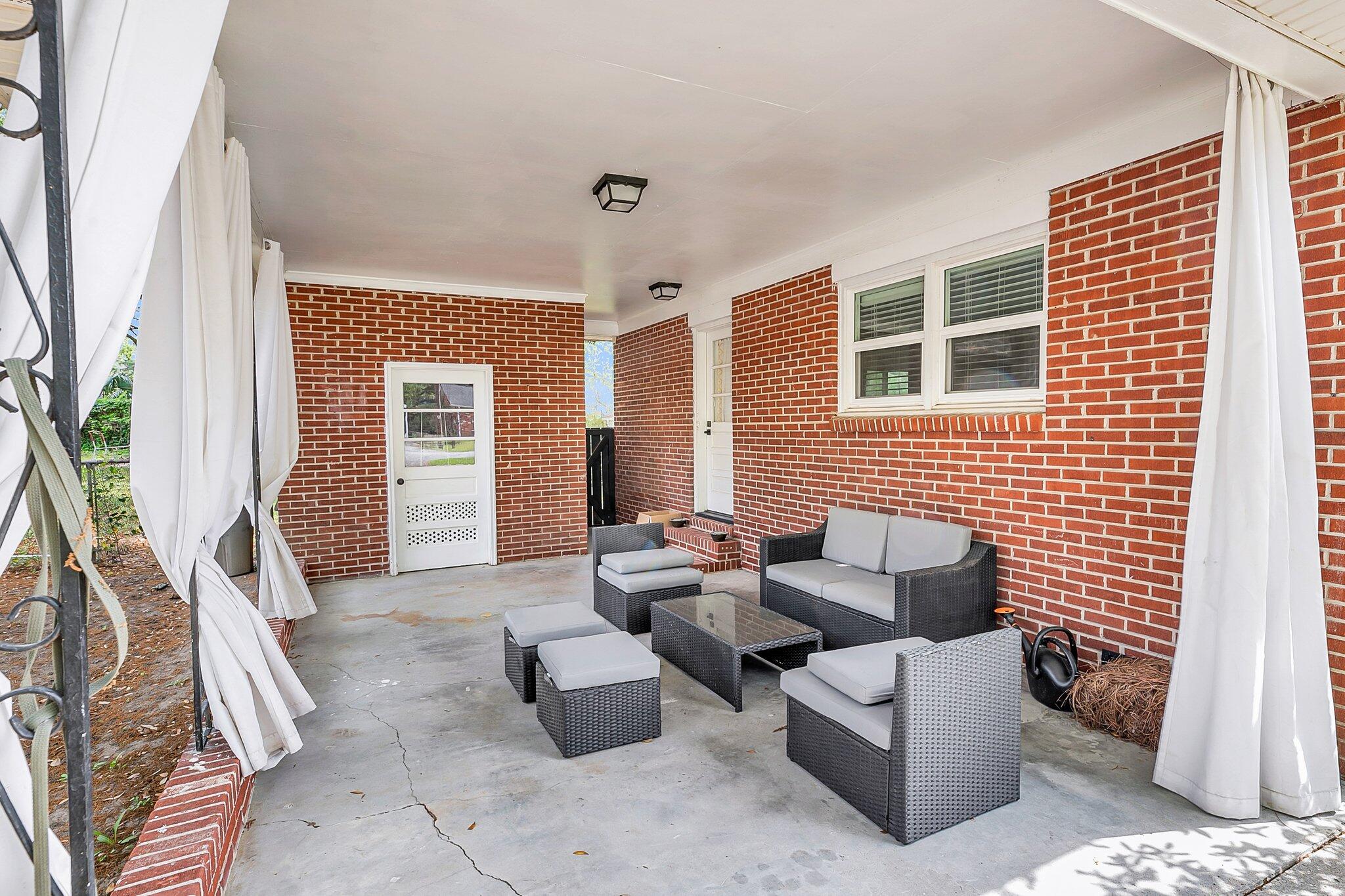 1142 Camden Street
