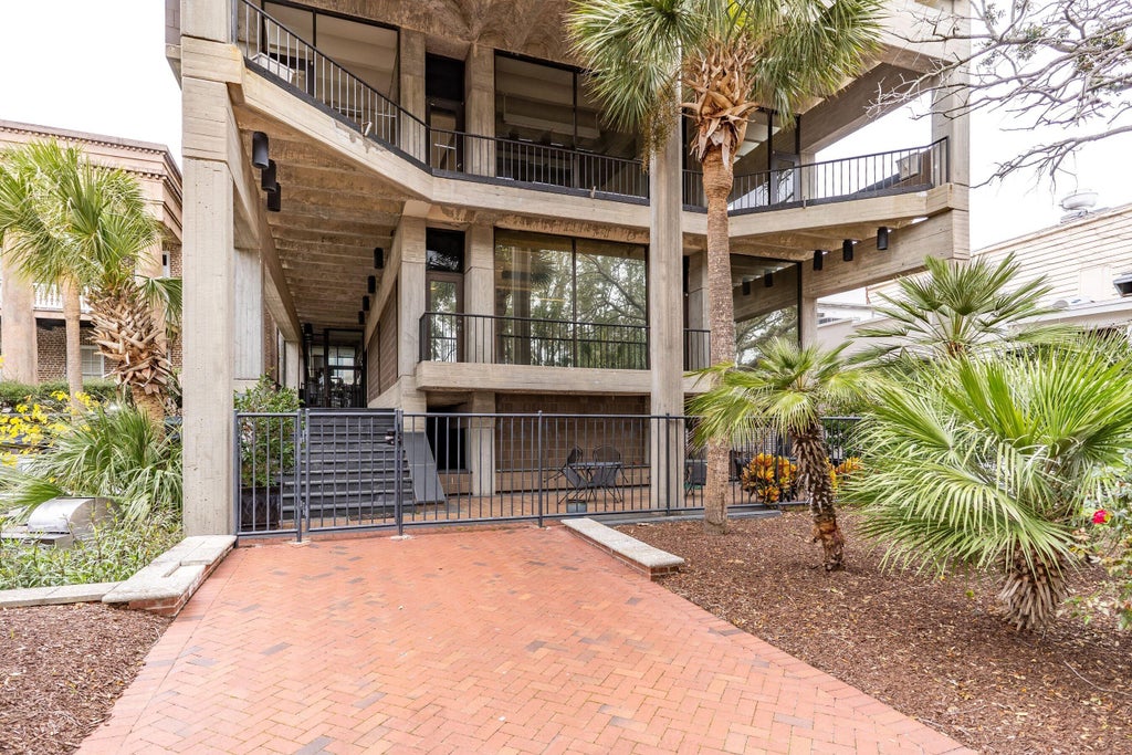 Photo of 916 Bay Street, Beaufort, SC 29902 (MLS # 26017386)