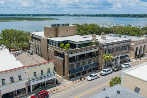Photo of 916 Bay Street, Beaufort, SC 29902 (MLS # 26017386)