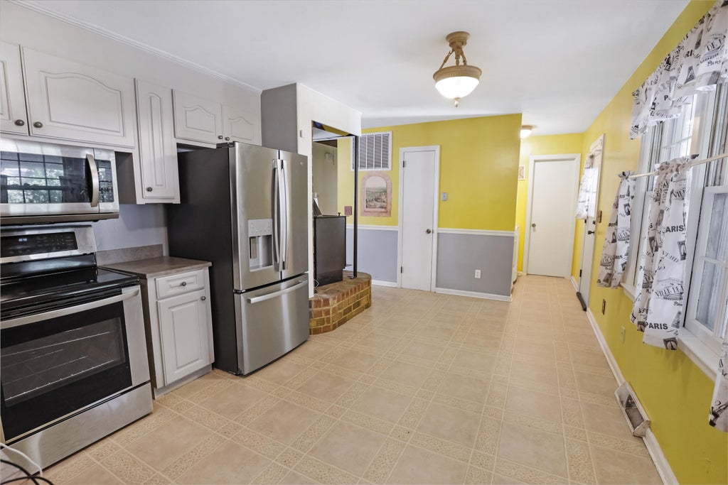 Photo of 7021 Kenneth Drive, North Charleston, SC 29406 (MLS # 26029564)