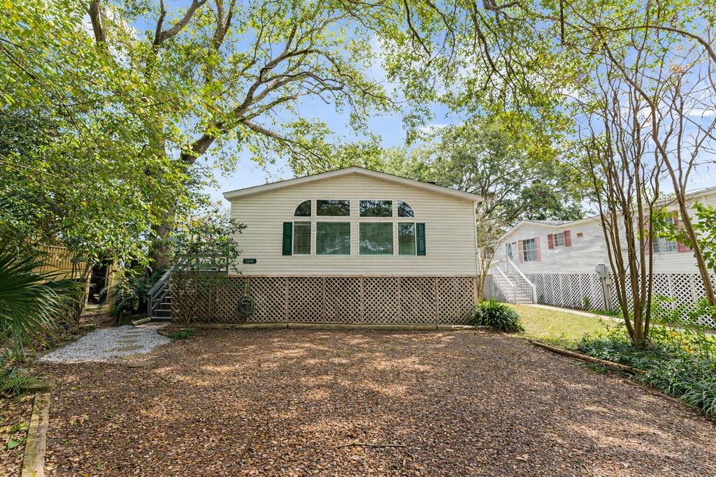 Photo of 1606 Terns Nest Road, Charleston, SC 29412 (MLS # 26004658)