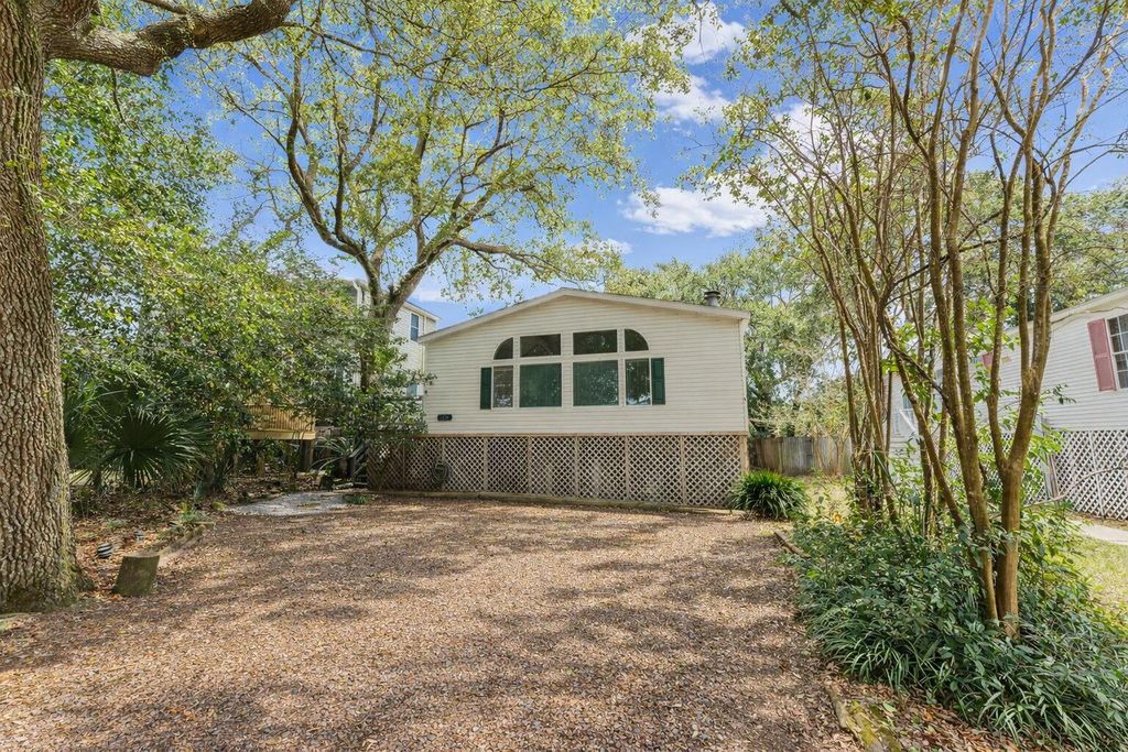 Photo of 1606 Terns Nest Road, Charleston, SC 29412 (MLS # 26004658)