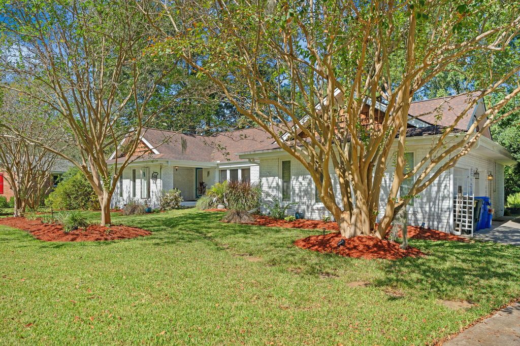 Photo of 1522 N Pinebark Lane, Charleston, SC 29407 (MLS # 25027212)