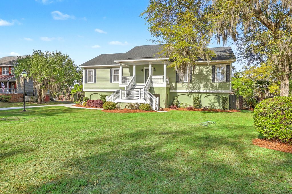 Photo of 657 N Stiles Drive, Charleston, SC 29412 (MLS # 26009645)