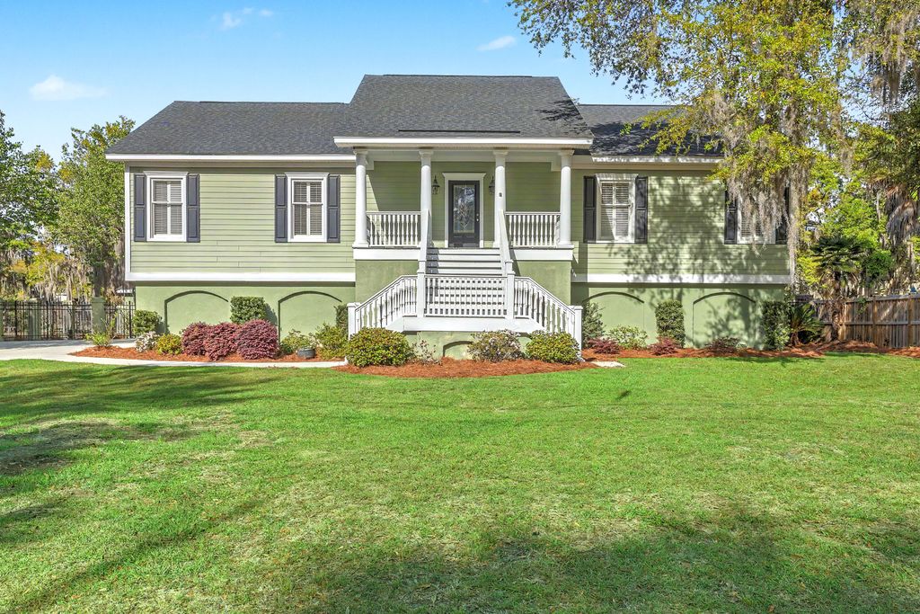 Photo of 657 N Stiles Drive, Charleston, SC 29412 (MLS # 26009645)