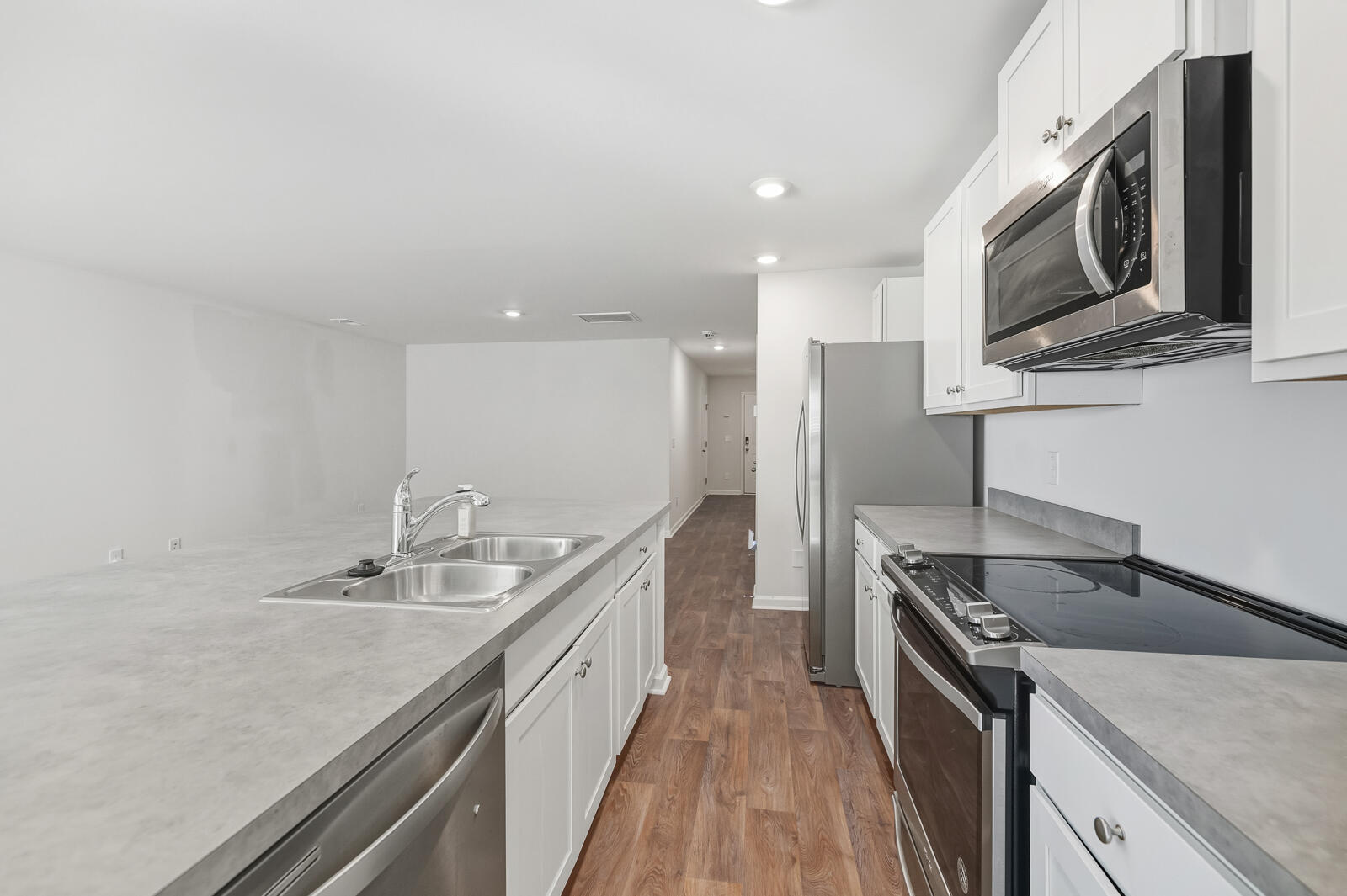 4712 Palm View Circle