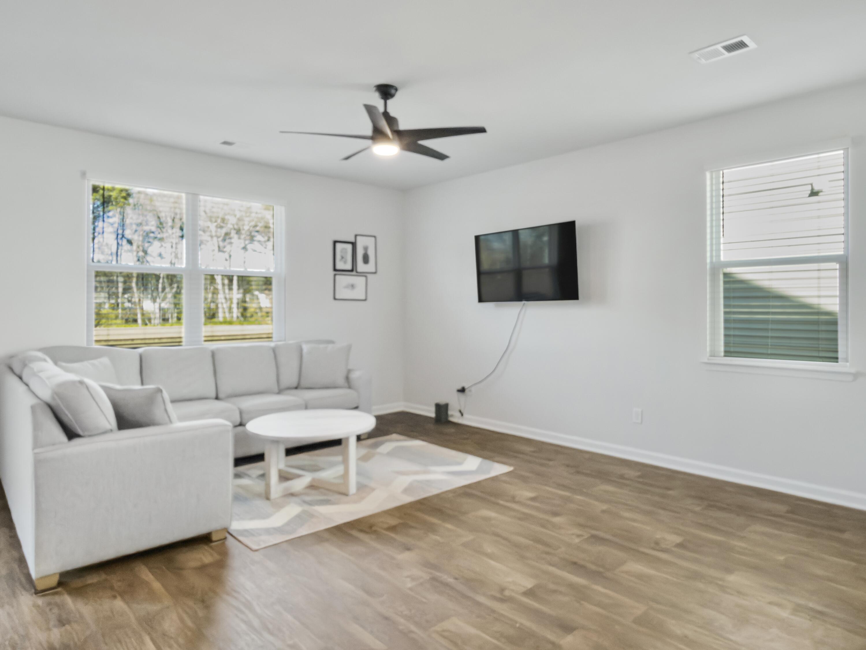 298 Watersglen Drive