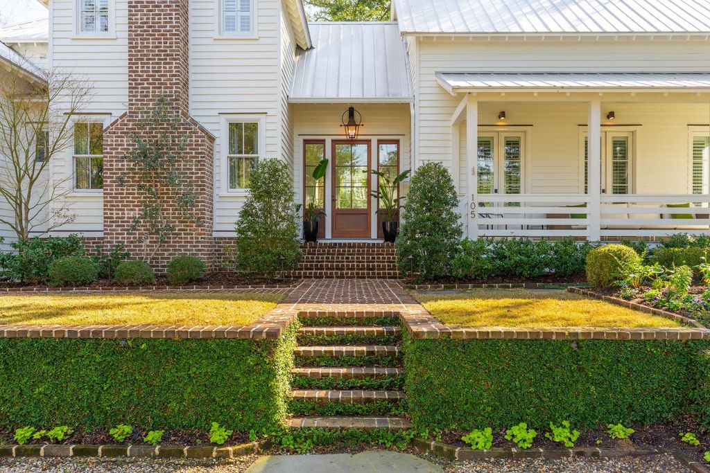 Photo of 105 Friend Street, Mount Pleasant, SC 29464 (MLS # 26002317)