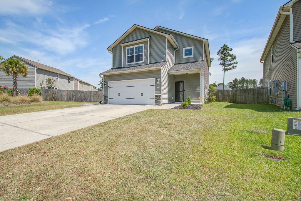 Photo of 411 Ridgedale Road, Summerville, SC 29486 (MLS # 26012128)