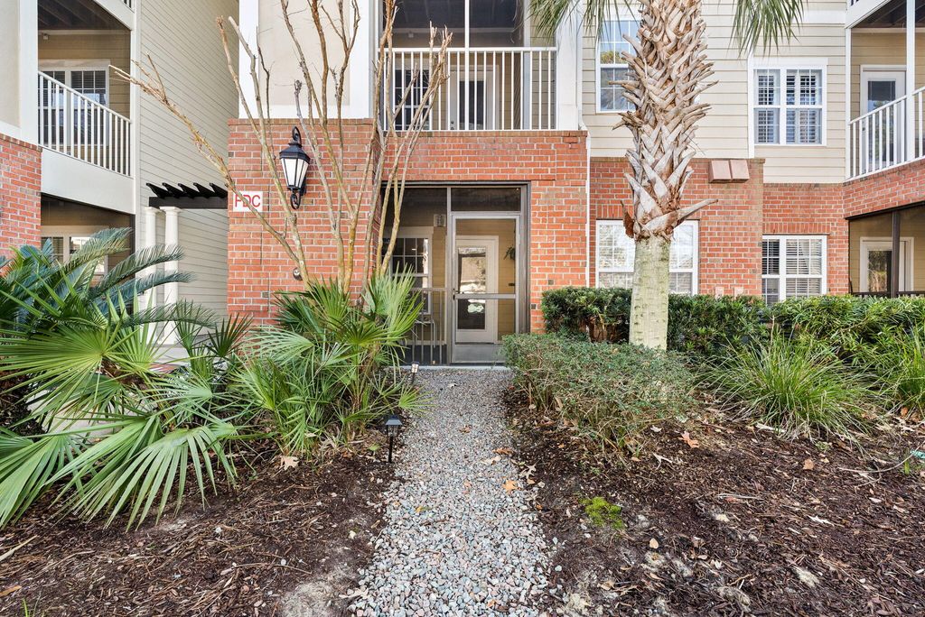 Photo of 1101 Basildon Road, Mount Pleasant, SC 29466 (MLS # 26001918)