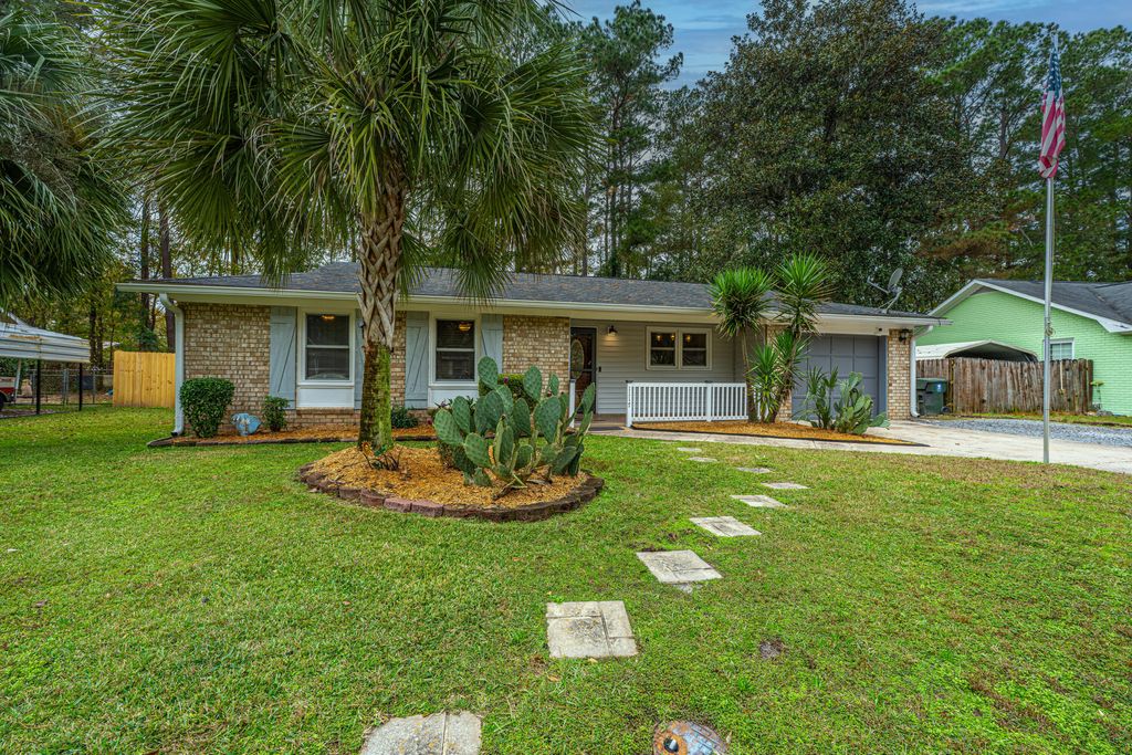 Photo of 1117 Maryland Drive, Ladson, SC 29456 (MLS # 25031970)