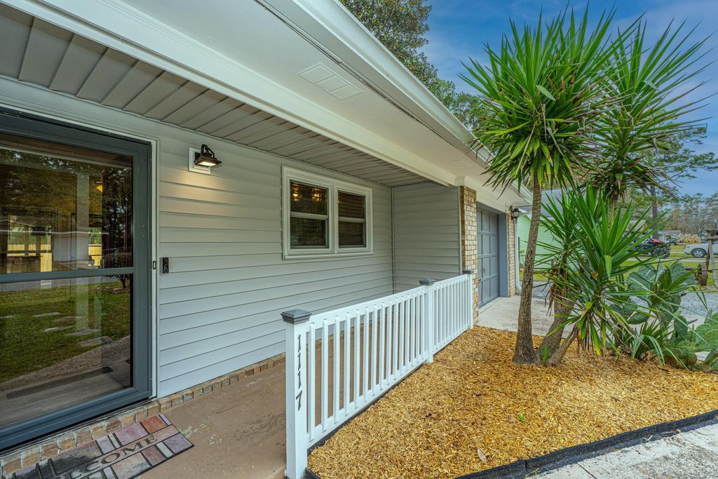 Photo of 1117 Maryland Drive, Ladson, SC 29456 (MLS # 25031970)