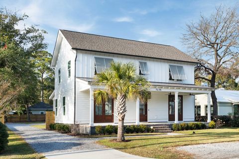 Photo of 916 Kincade Drive, Mount Pleasant, SC 29464 (MLS # 25032124)