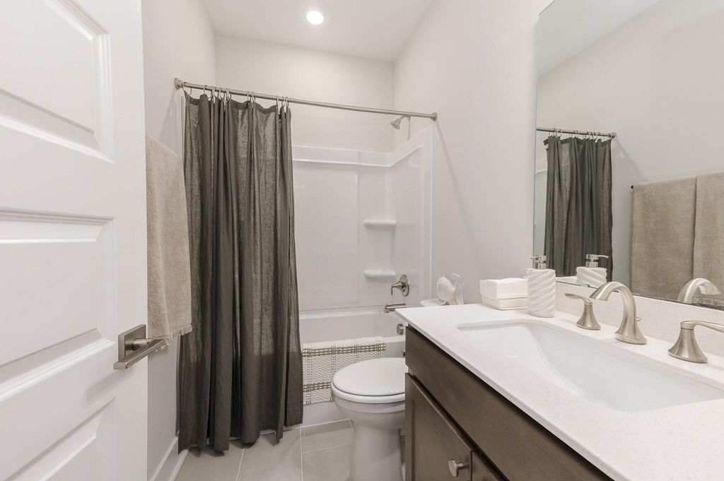 Photo of 5008 Buggs Lane, Summerville, SC 29485 (MLS # 26010231)