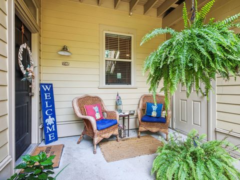 A home in North Charleston