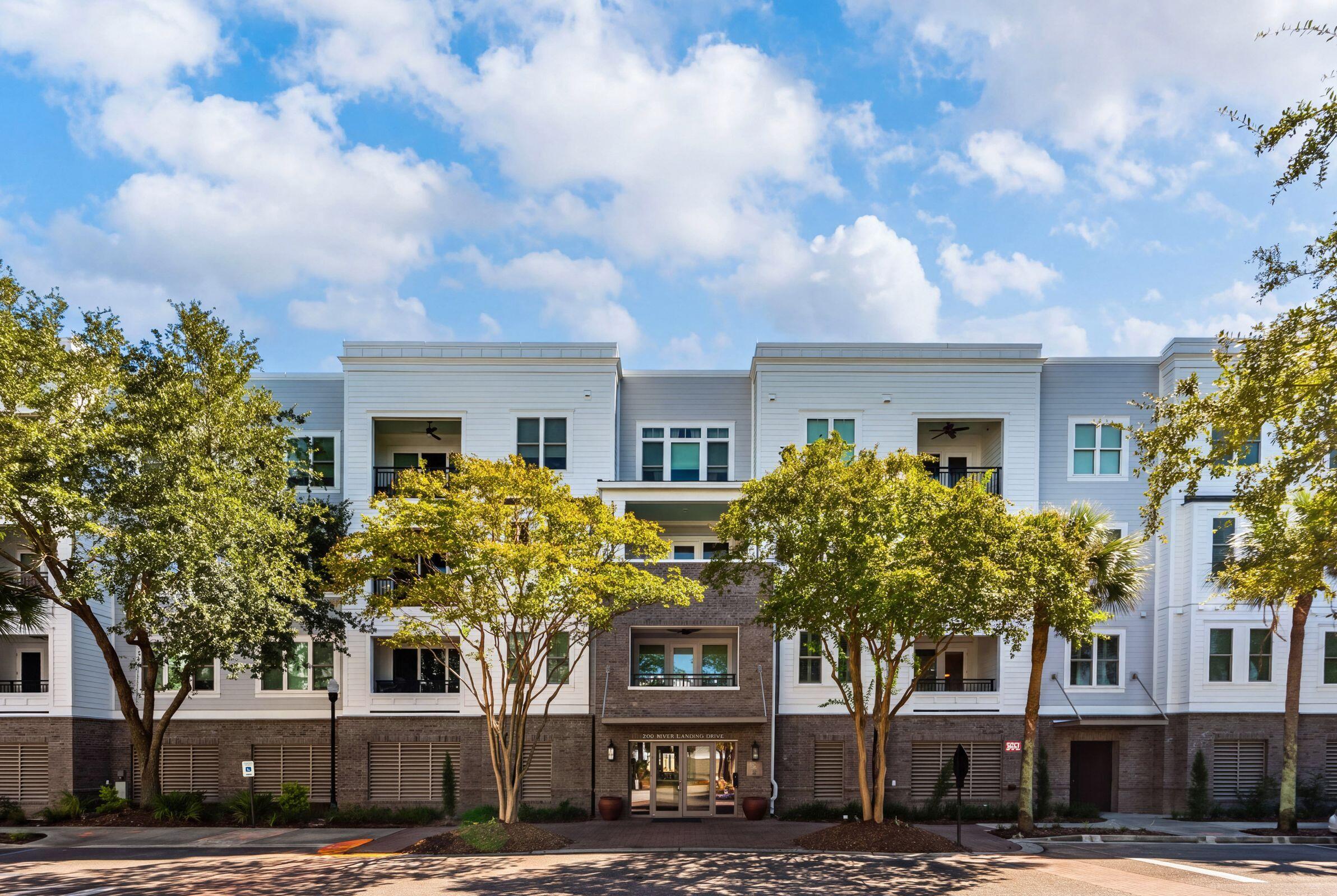 200 River Landing Drive Unit D302