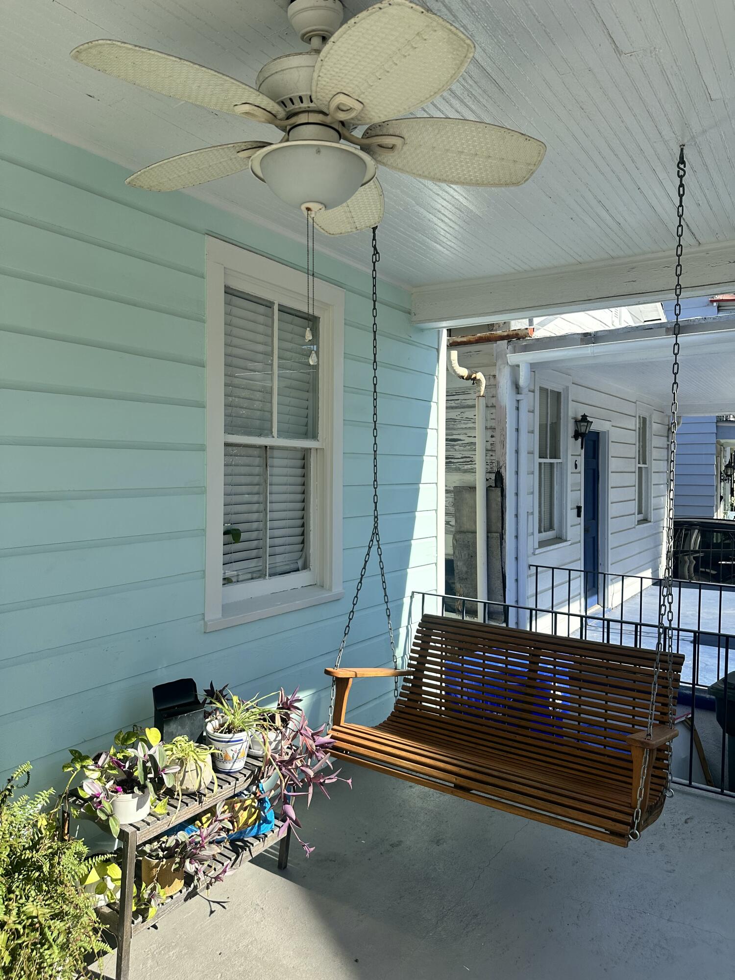 8 Maranda Holmes Street