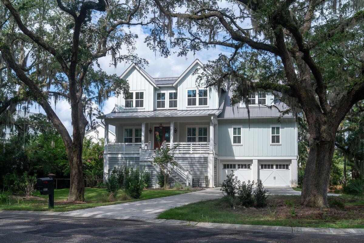 1705 Ancient Oaks Lane
